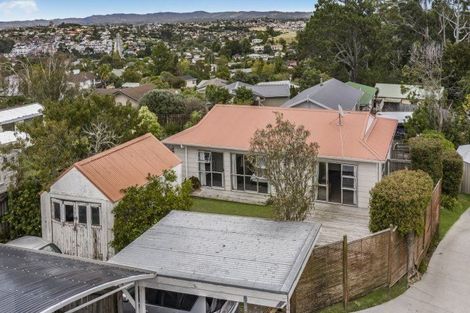 Photo of property in 4/23 Luckens Road, West Harbour, Auckland, 0618