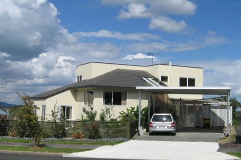 Photo of property in 155 West Harbour Drive, West Harbour, Auckland, 0618