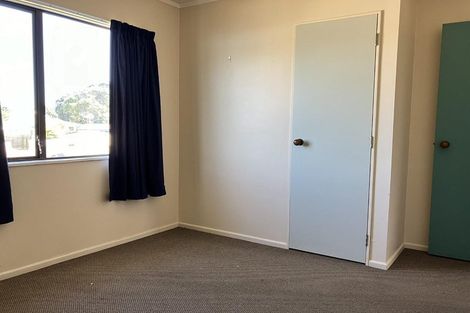 Photo of property in 8 Tahurangi Place, Spotswood, New Plymouth, 4310