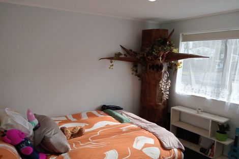 Photo of property in 35 Glen Road, Stokes Valley, Lower Hutt, 5019