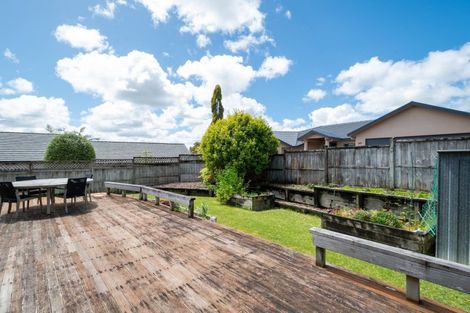 Photo of property in 11 Rosetti Rise, West Harbour, Auckland, 0618