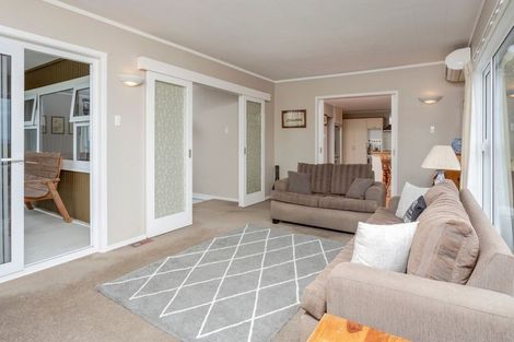 Photo of property in 10 Woodcote Drive, Glenfield, Auckland, 0629