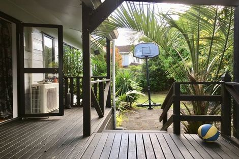 Photo of property in 2/44 Darren Crescent, Half Moon Bay, Auckland, 2012