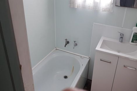 Photo of property in 2/112 St Georges Road, Avondale, Auckland, 0600