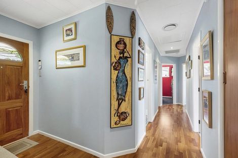 Photo of property in 14 Kenef Road, Paremata, Porirua, 5024