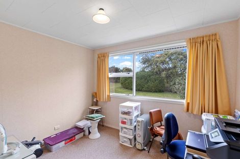 Photo of property in 24 Cecil Place, Cloverlea, Palmerston North, 4412