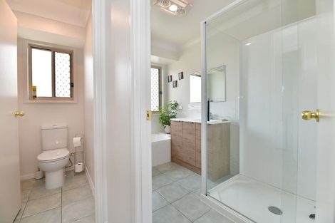 Photo of property in 31 Cabeleigh Drive, Helensville, 0800