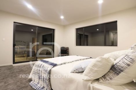 Photo of property in 6 Celestial Crescent, Orewa, 0931