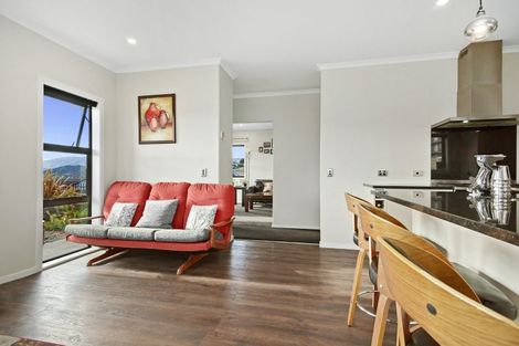 Photo of property in 13 Madeira Close, Whitby, Porirua, 5024