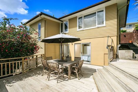 Photo of property in 32 Hogans Road, Glenfield, Auckland, 0629