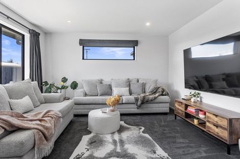 Photo of property in 31 Angus Place, Rangiora, 7400