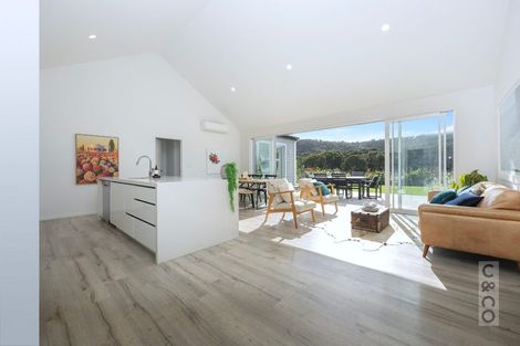 Photo of property in 44 Fruitlands Road, Kumeu, 0810