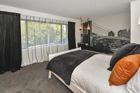 Photo of property in 64b Heathcote Road, Castor Bay, Auckland, 0620