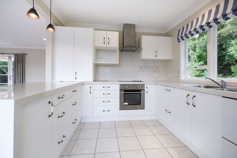 Photo of property in 2/17 Woodlands Crescent, Browns Bay, Auckland, 0630