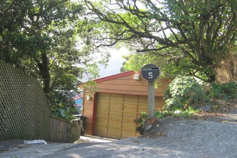 Photo of property in 5 Nikau Road, Point Howard, Lower Hutt, 5013
