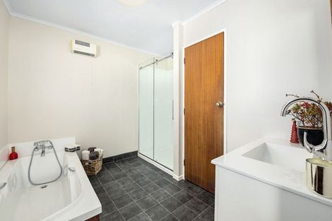 Photo of property in 414 Stokes Valley Road, Stokes Valley, Lower Hutt, 5019