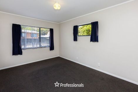 Photo of property in 1 Monarch Grove, Maoribank, Upper Hutt, 5018