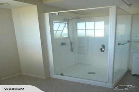 Photo of property in 50 Wade River Road, Stanmore Bay, Whangaparaoa, 0932