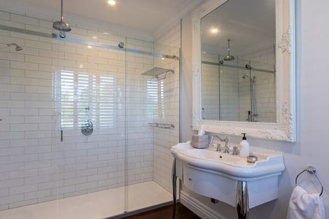 Photo of property in 2 Otaihanga Road, Paraparaumu Beach, Paraparaumu, 5032