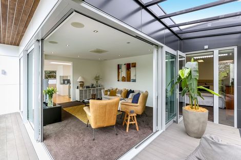 Photo of property in 118 Pendarves Street, New Plymouth, 4312