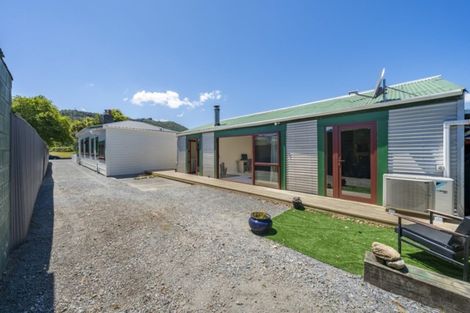 Photo of property in 24 Riverbank Street, Ebdentown, Upper Hutt, 5018