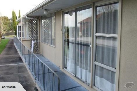 Photo of property in 3/20 Parkhill Road, Mellons Bay, Auckland, 2014