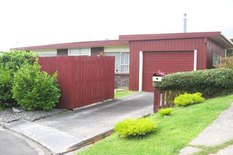 Photo of property in 2 Kerr Grove, Johnsonville, Wellington, 6037