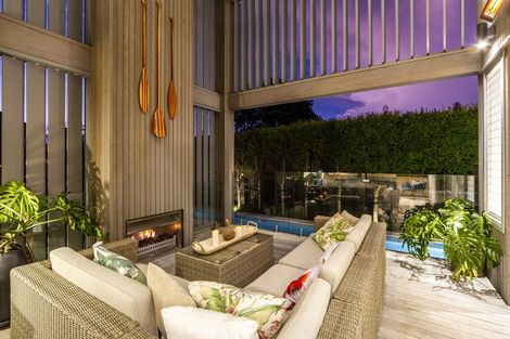 Photo of property in 21 Ocean View Road, Milford, Auckland, 0620