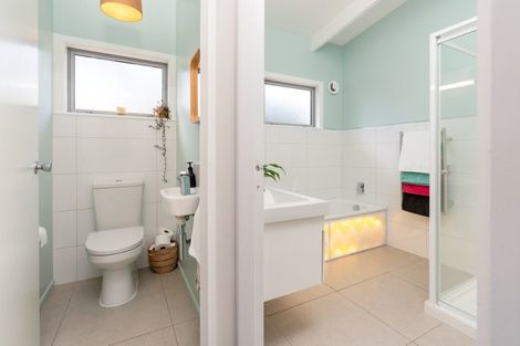 Photo of property in 15 Rangitane Street, Maupuia, Wellington, 6022