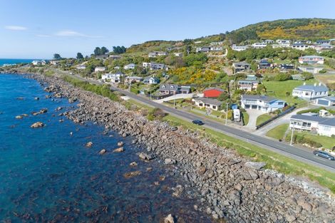 Photo of property in 104 Marine Parade, Bluff, 9814