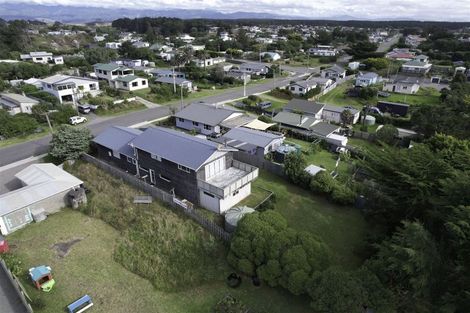 Photo of property in 129 Park Avenue, Waitarere Beach, Levin, 5510