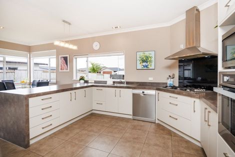 Photo of property in 5 Manhattan Court, Kelvin Grove, Palmerston North, 4414