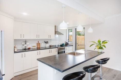 Photo of property in 5a Aokautere Drive, Fitzherbert, 4410