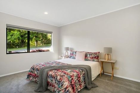 Photo of property in 1/4 De Havilland Drive, Goodwood Heights, Auckland, 2105