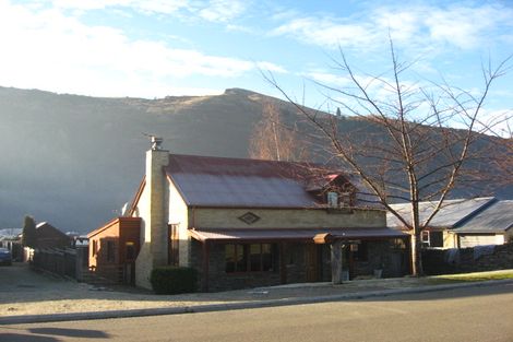 Photo of property in 79 Devon Street, Arrowtown, 9302