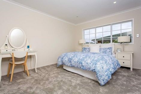 Photo of property in 1/77 Shakespeare Road, Milford, Auckland, 0620