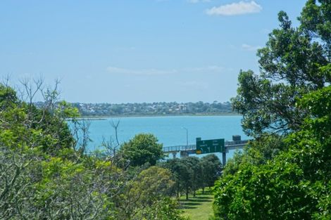 Photo of property in 127a Exmouth Road, Northcote, Auckland, 0627