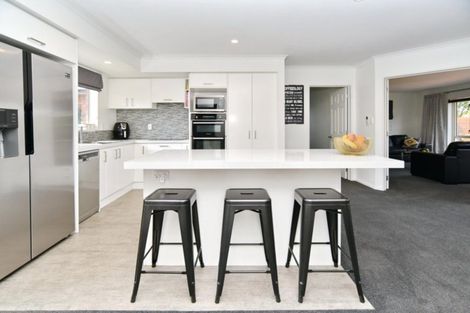 Photo of property in 4 Rue De La Mare, Parklands, Christchurch, 8083