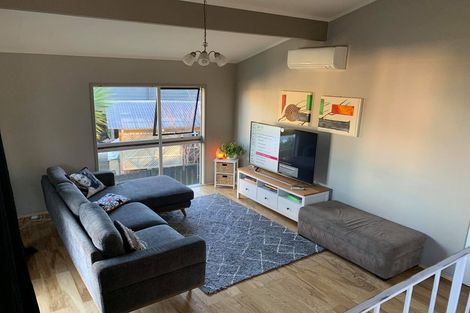 Photo of property in 47 John Dee Crescent, Red Beach, 0932