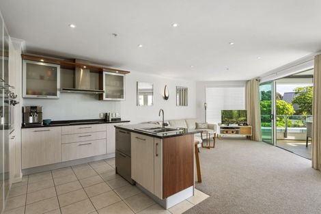 Photo of property in 210/136 Marine Parade, Mount Maunganui, 3116