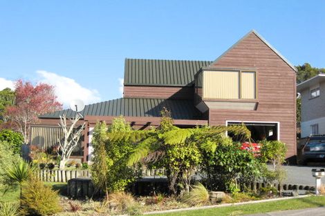 Photo of property in 32 Karaka Street, Merrilands, New Plymouth, 4312