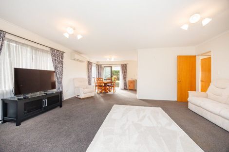 Photo of property in 14 Fraser Court, Roslyn, Palmerston North, 4414