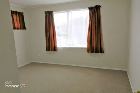 Photo of property in 17 Sabot Place, Massey, Auckland, 0614
