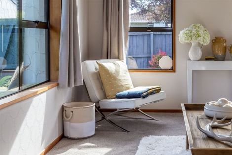 Photo of property in 2/78 Solomon Avenue, Redwood, Christchurch, 8051