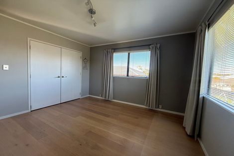 Photo of property in 147 Botany Road, Botany Downs, Auckland, 2010