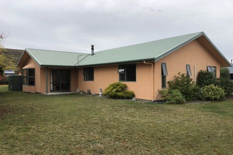 Photo of property in 7 Albert Drive, Clyde, 9330