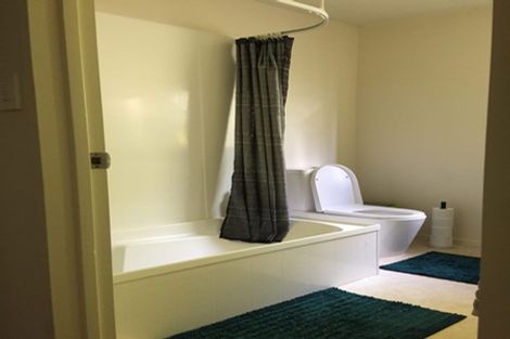 Photo of property in 135d Triangle Road, Massey, Auckland, 0614