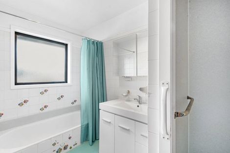 Photo of property in 2/121 Hay Street, Bromley, Christchurch, 8062