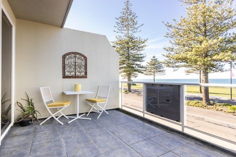 Photo of property in 627 Marine Parade, Napier South, Napier, 4110