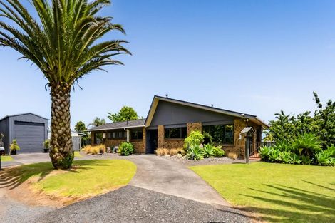 Photo of property in 2 Waireka Road, Omata, New Plymouth, 4374